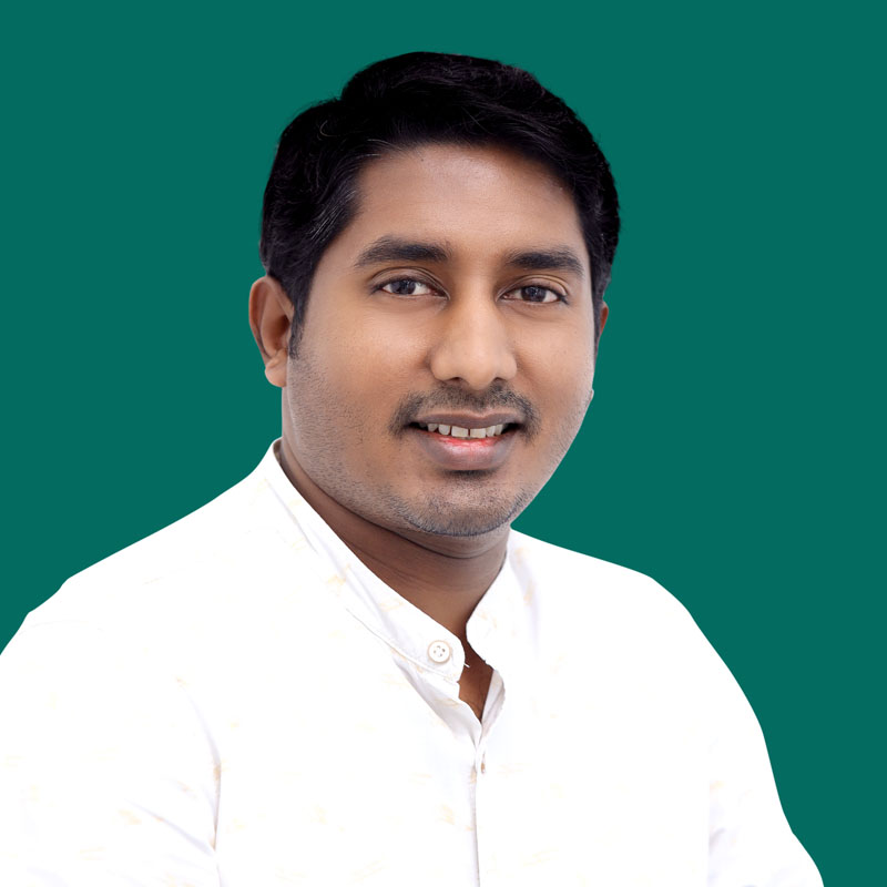 https://shifadentalperumpilavu.com/wp-content/uploads/2022/07/Dr-Nikhil-Manohar-1.jpg