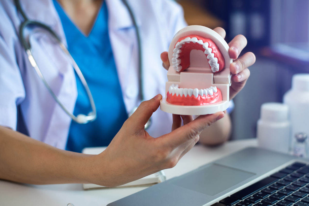 https://shifadentalperumpilavu.com/wp-content/uploads/2022/07/TOOTH-CLEANING.jpg